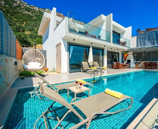 Kaş Kördere'de Merkeze Yakın, Özel Havuzlu, 2+1 Villa - 1