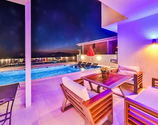 Kaş Kördere'de Merkeze Yakın Konumda, Özel Havuzlu, Lüks Villa - 5