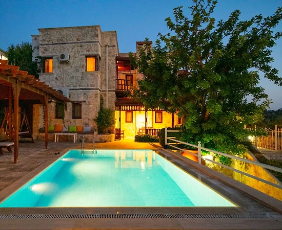 Kalkan Kördere'de Nezih Konumda, Özel Havuzlu, Kiralık Villa - 1