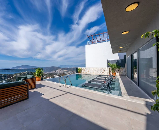 Kaş Kördere'de Sakin Konumda, Özel Havuzlu, 5 Kişilik Villa - 1