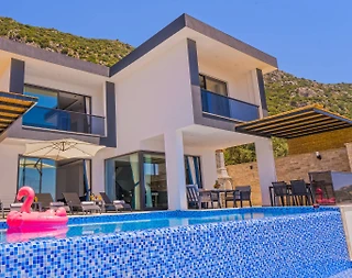 Kaş Kördere'de Sakin Konumda, Özel Havuzlu, İkiz Villa - 1