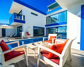Kaş Kördere'de Sakin Konumda, Özel Havuzlu, Olanaklı Villa - 3