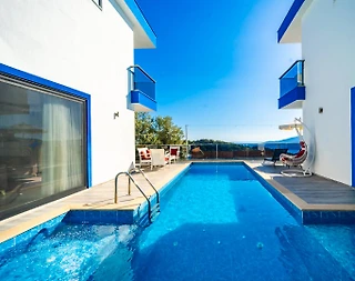 Kaş Kördere'de Sakin Konumda, Özel Havuzlu, Olanaklı Villa - 4