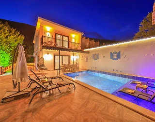 Kaş Çukurbağ'da Merkeze Yakın Konumda, Özel Havuzlu, Lüks Villa  - 1