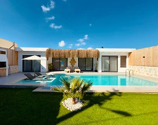 Kaş Ova'da Sakin Konumda, Özel Havuzlu, Balayı Villası - 1