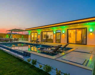 Kaş Ova'da Sessiz Konumda, Özel Havuzlu, 5 Kişilik Villa - 1