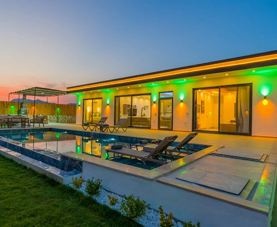 Kaş Ova'da Sessiz Konumda, Özel Havuzlu, 5 Kişilik Villa - 1