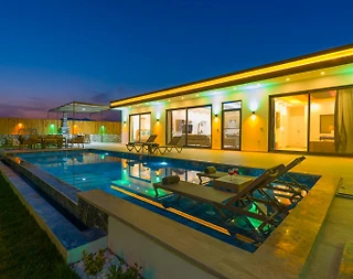 Kaş Ova'da Sessiz Konumda, Özel Havuzlu, 5 Kişilik Villa - 2