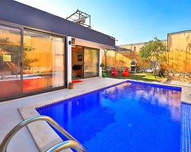 Kaş Gelemiş'te Çekirdek Ailelere Uygun, Özel Havuzlu, Bahçeli Villa - 2