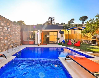 Kaş Gelemiş'te Çekirdek Ailelere Uygun, Özel Havuzlu, Bahçeli Villa - 4