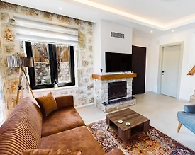 Kaş Patara'da Denize Yakın, Geniş Bahçeli, Özel Havuzlu, Taş Villa - 3