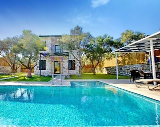 Kaş Patara'da Denize Yakın, Geniş Bahçeli, Özel Havuzlu, Taş Villa - 1