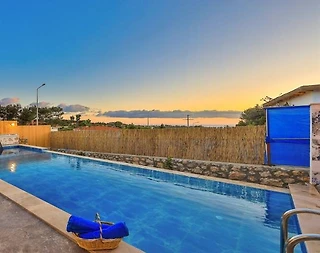 Kaş Gelemiş'de Denize Yakın Konumda, Özel Havuzlu, Kiralık Villa - 2