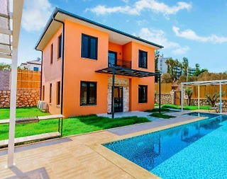 Kaş Patara'da Ferah Bahçeli, Özel Havuzlu, Saunalı, Jakuzili Villa - 1
