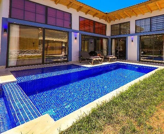 Kaş Gelemiş'te Muhteşem Doğada, Özel Havuzlu, Balayı Villası - 1