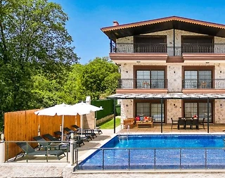Kaş Pınarbaşı'nda Sakin Konumda, Özel Havuzlu, Modern Villa - 1