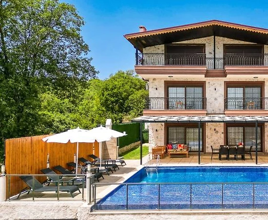 Kaş Pınarbaşı'nda Sakin Konumda, Özel Havuzlu, Modern Villa - 1
