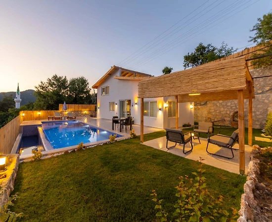 Kaş Sarıbelen'de Gözlerden Uzak Konumda, Özel Havuzlu, Tatil Villası - 1