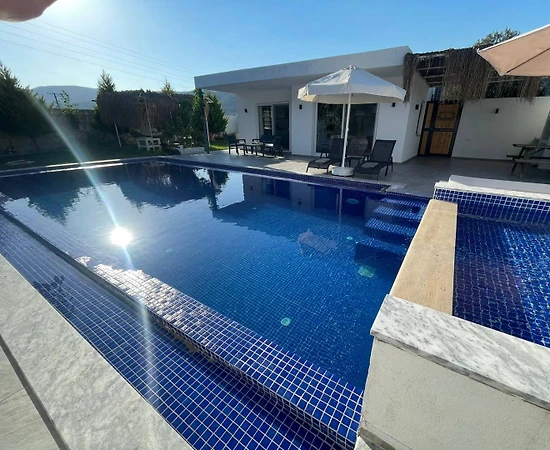 Kaş Sarıbelen'de Balayı Çiftlerine Uygun, Özel Havuzlu, Ferah Villa - 1