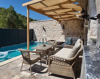 Kaş Sarıbelen'de Balayı Çiftlerine Uygun, Özel Havuzlu, Kiralık Villa - 2
