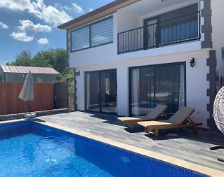 Kaş Sarıbelen'de Balayı Çiftlerine Uygun, Özel Havuzlu, Kiralık Villa - 1