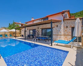 Kaş Sarıbelen'de Büyüleyici Doğada, Özel Havuzlu, Kiralık Villa - 2