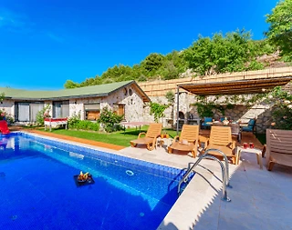 Kaş Sarıbelen'de Çekirdek Ailelere Uygun, Özel Havuzlu, 2+1 Villa - 1