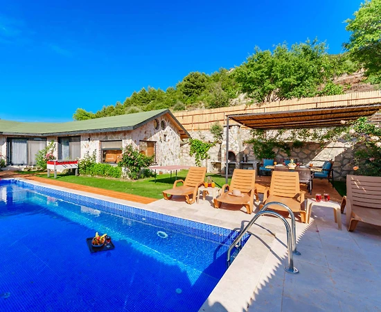 Kaş Sarıbelen'de Çekirdek Ailelere Uygun, Özel Havuzlu, 2+1 Villa - 1