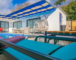 Kaş Sarıbelen'de Çekirdek Ailelere Uygun, Özel Havuzlu, Ferah Villa - 1