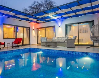 Kaş Sarıbelen'de Çekirdek Ailelere Uygun, Özel Havuzlu, Ferah Villa - 2