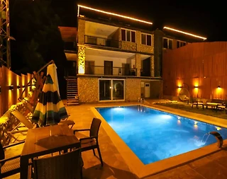 Kaş Sarıbelen'de Çekirdek Ailelere Uygun, Özel Havuzlu, Kiralık Villa - 1