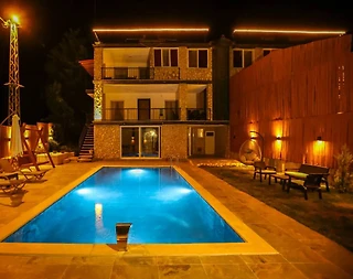 Kaş Sarıbelen'de Çekirdek Ailelere Uygun, Özel Havuzlu, Kiralık Villa - 2