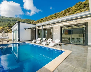 Kaş Sarıbelen'de Çekirdek Ailelere Uygun, Özel Havuzlu, Şık Villa - 1