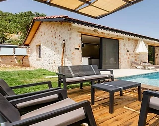 Kaş Hacıoğlan'da Muhteşem Doğada, Çocuk Oyun Alanlı, 4 Kişilik Villa - 1