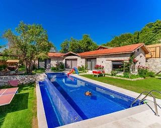 Kaş Sarıbelen'de Doğa İçerisinde, Özel Havuzlu, Bahçeli Villa - 1