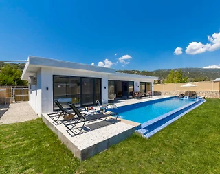 Kaş Sarıbelen'de Doğa İçerisinde, Özel Havuzlu, Bahçeli Villa - 1