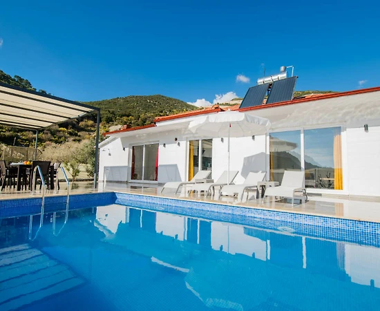 Kaş Sarıbelen'de Doğa İçerisinde, Özel Havuzlu, Kiralık Villa - 1
