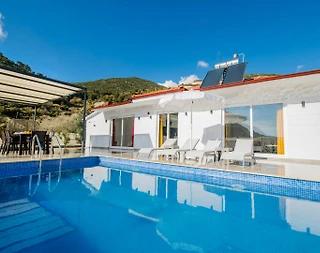 Kaş Sarıbelen'de Doğa İçerisinde, Özel Havuzlu, Kiralık Villa - 1