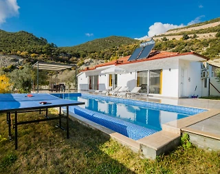 Kaş Sarıbelen'de Doğa İçerisinde, Özel Havuzlu, Kiralık Villa - 2
