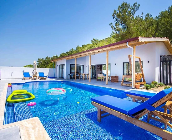Kaş Sarıbelen'de Doğa İçerisinde, Özel Havuzlu, Modern Villa - 1