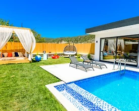 Kaş Sarıbelen'de Doğa İçerisinde, Özel Havuzlu, Oyun Alanlı Villa - 3