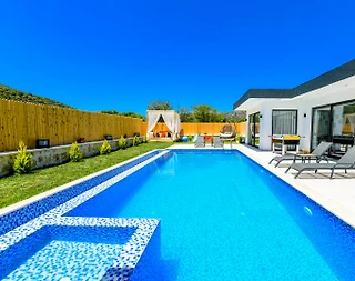 Kaş Sarıbelen'de Doğa İçerisinde, Özel Havuzlu, Oyun Alanlı Villa - 4
