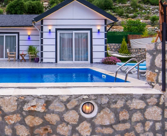 Kaş Sarıbelen'de Doğa İle İç İçe, Özel Havuzlu, 1+1 Villa - 1