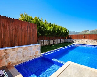 Kaş Sarıbelen'de Doğa İle İç İçe, Özel Havuzlu, Konforlu Villa - 2