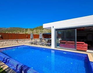 Kaş Sarıbelen'de Doğa İle İç İçe, Özel Havuzlu, Konforlu Villa - 3
