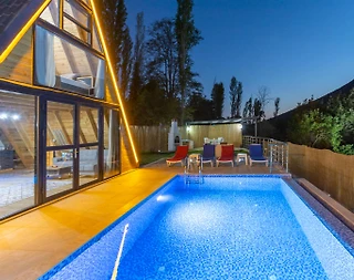 Kaş Sarıbelen'de Doğa Manzaralı, Özel Havuzlu, Huzurlu Bungalov - 2