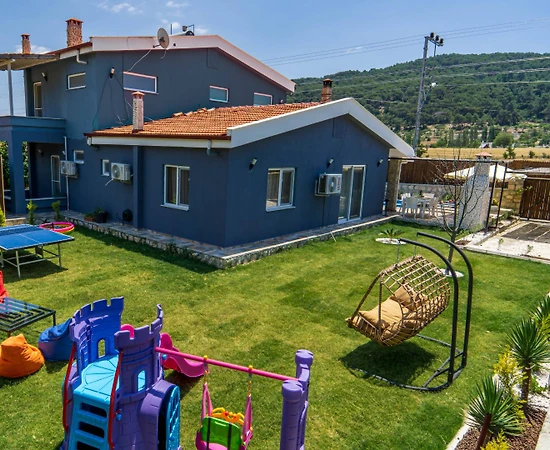 Kaş Sarıbelen'de Doğa Manzaralı, Özel Havuzlu, Lüks Villa - 1