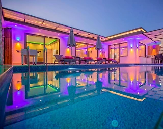 Kaş Sarıbelen'de Doğa Manzaralı, Özel Havuzlu, Muhafazakar Villa - 1