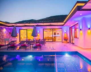 Kaş Sarıbelen'de Doğa Manzaralı, Özel Havuzlu, Muhafazakar Villa - 2