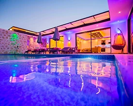 Kaş Sarıbelen'de Doğa Manzaralı, Özel Havuzlu, Muhafazakar Villa - 3